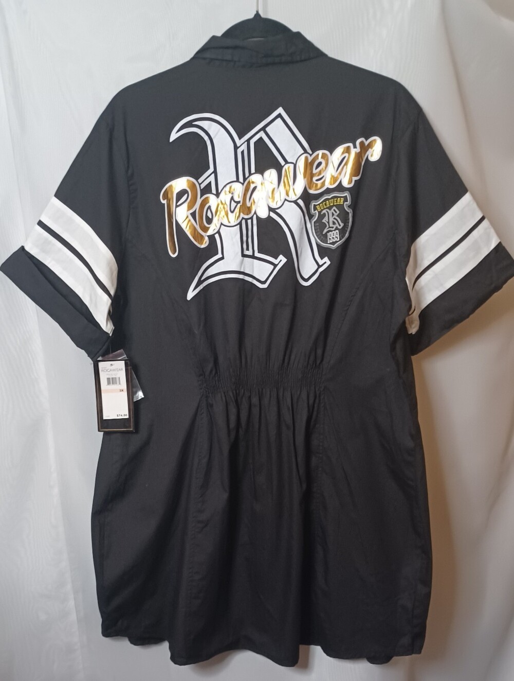 Vintage 1999 Rocawear Women's Black/White Short Sleeve Shirt. Size 2X.
